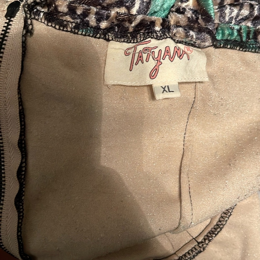 Gently used 1 time midi xl Tatyana very cute with stretch animal print with bows - Picture 2 of 8